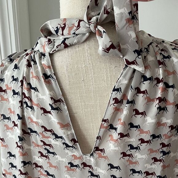 LOFT Multicolor Horse Print Blouse Tie Back SZ M NWT - Picture 7 of 10
